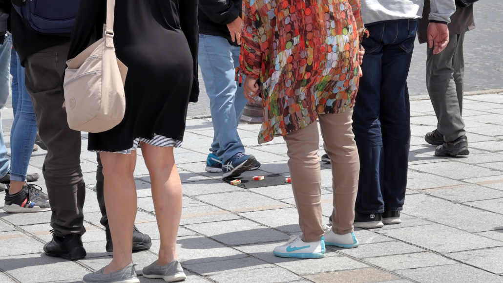 Con Artist Tricks: How to Spot and Avoid Common Scams