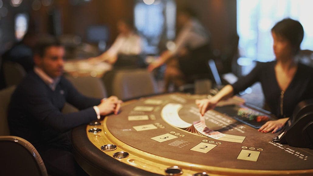 Ultimate Texas Hold'em: A Guide to Rules & Strategy