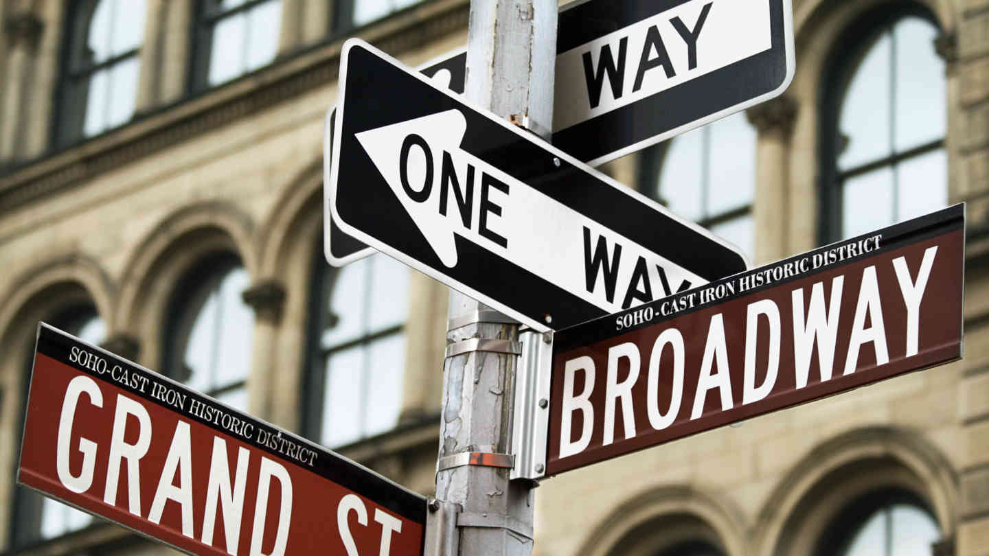 NY Considers Legalizing Online Gambling: Pros & Cons