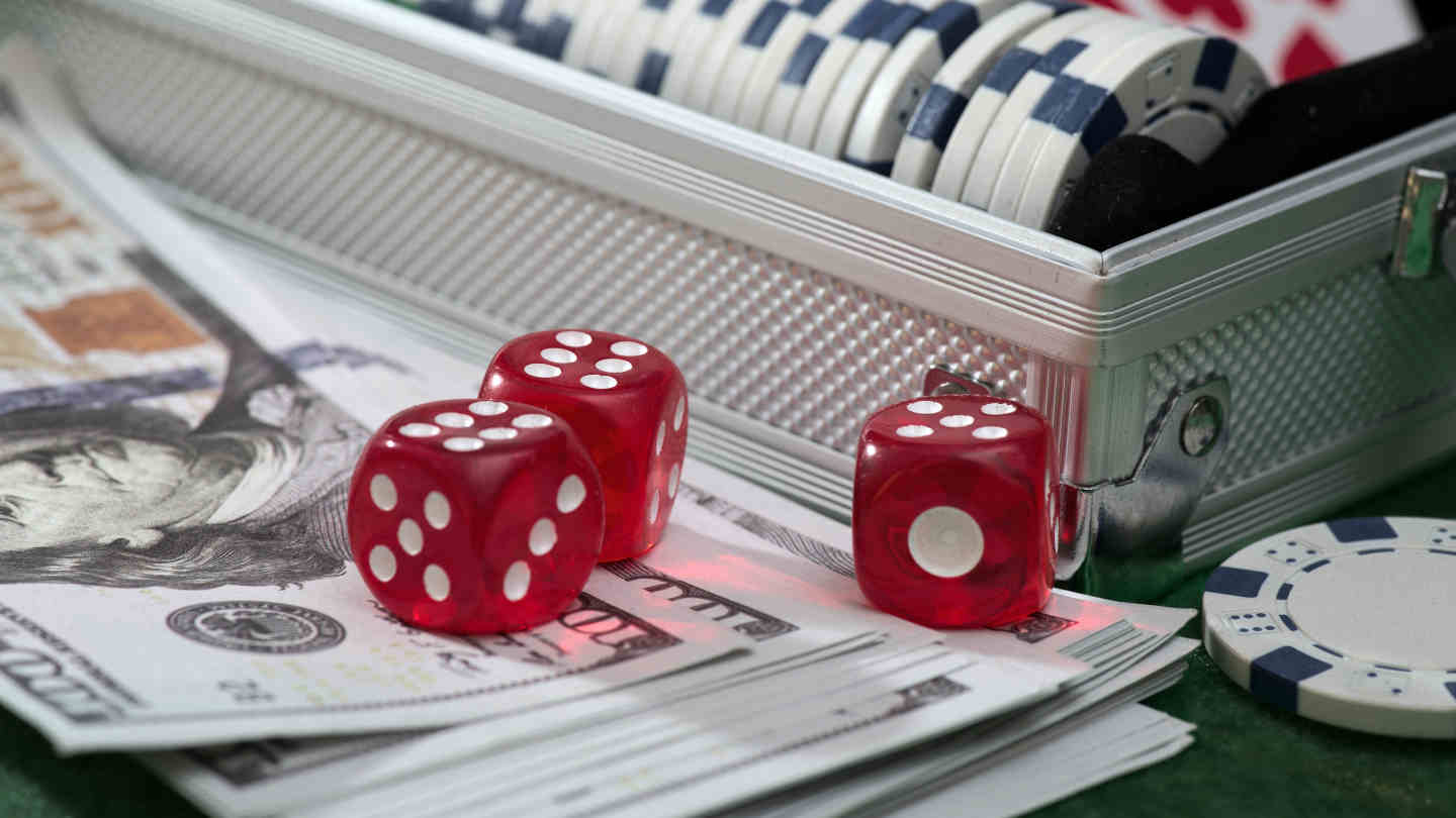 US Online Casino Revenue: 2023 Projections & Growth