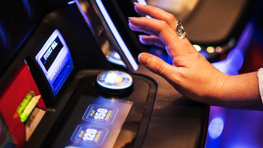 Video Poker vs Slots: Which Game Gives You Better Odds?