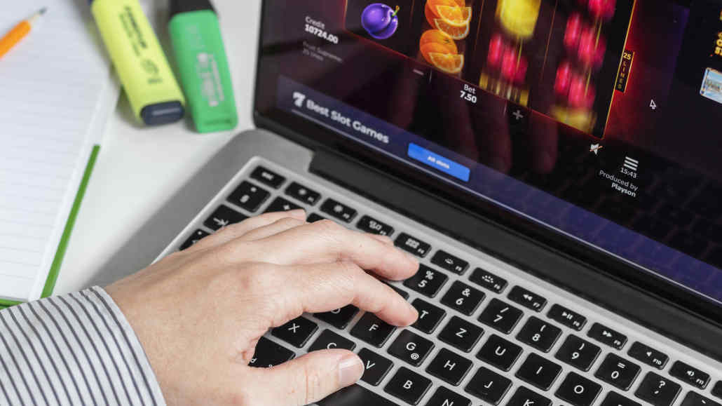 Online Casino Guide for Beginners: How to Play Safely