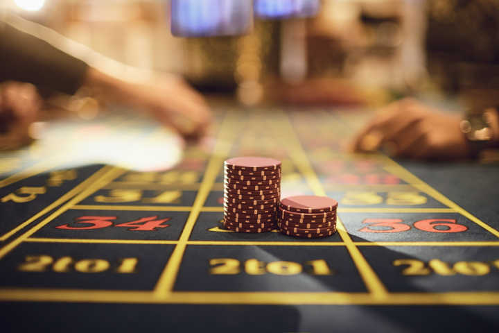 Why try live roulette online