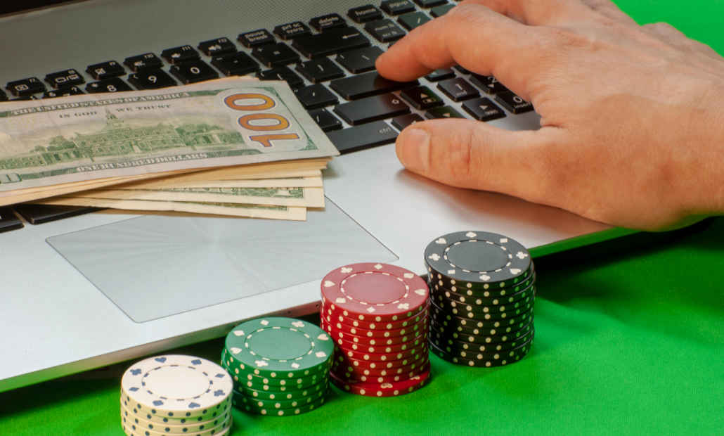 How do online poker sites charge rake