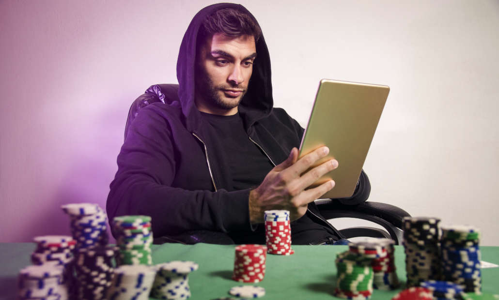 online live poker differences