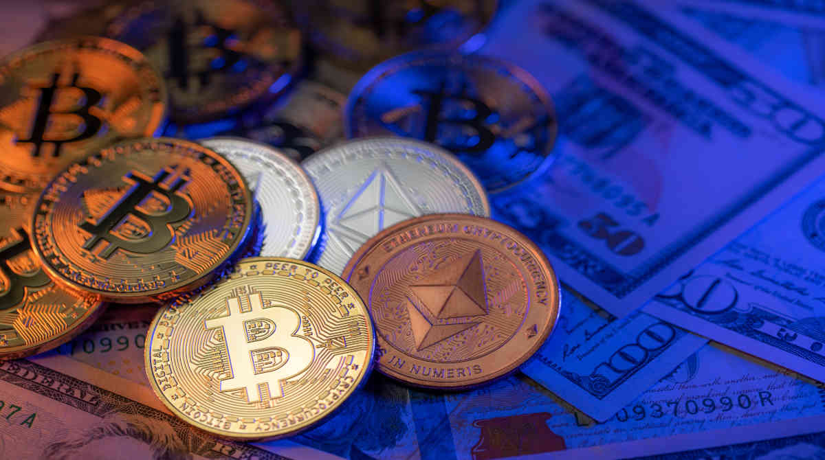 Cryptocurrencies and fiat currencies