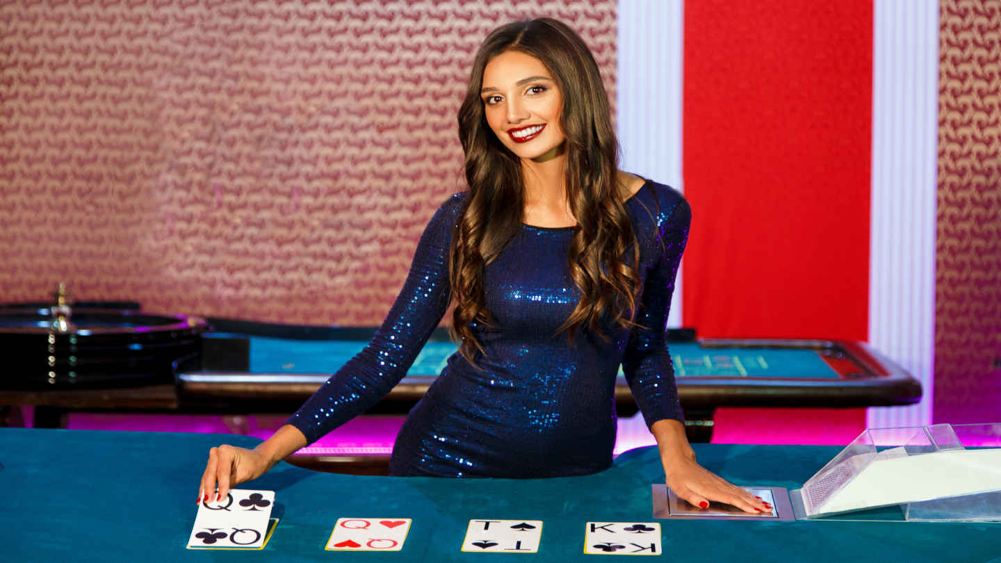 How Live Online Casinos Bring Real-Time Thrills to Your Screen